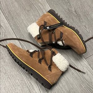 SOREL NEW Waterproof Brown Suede Boots with Shearling Lining NWT